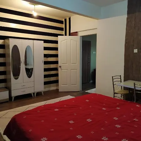 Uzis Homestay szállás *